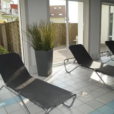 Geraeumige Whg. Mit Sonnenterrasse, Kostenl. Stellplatz & Pool *