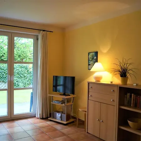 Geraeumige Whg. Mit Sonnenterrasse, Kostenl. Stellplatz & Pool Feriehus *