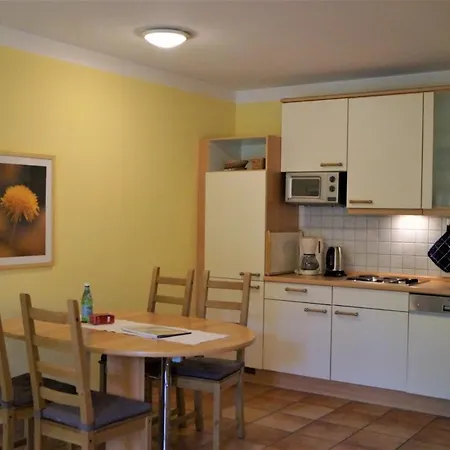 Geraeumige Whg. Mit Sonnenterrasse, Kostenl. Stellplatz & Pool Feriehus Rerik