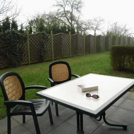 Geraeumige Whg. Mit Sonnenterrasse, Kostenl. Stellplatz & Pool Feriehus