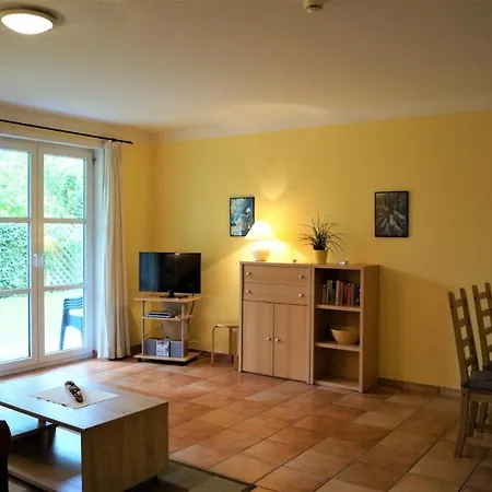 Geraeumige Whg. Mit Sonnenterrasse, Kostenl. Stellplatz & Pool Feriehus